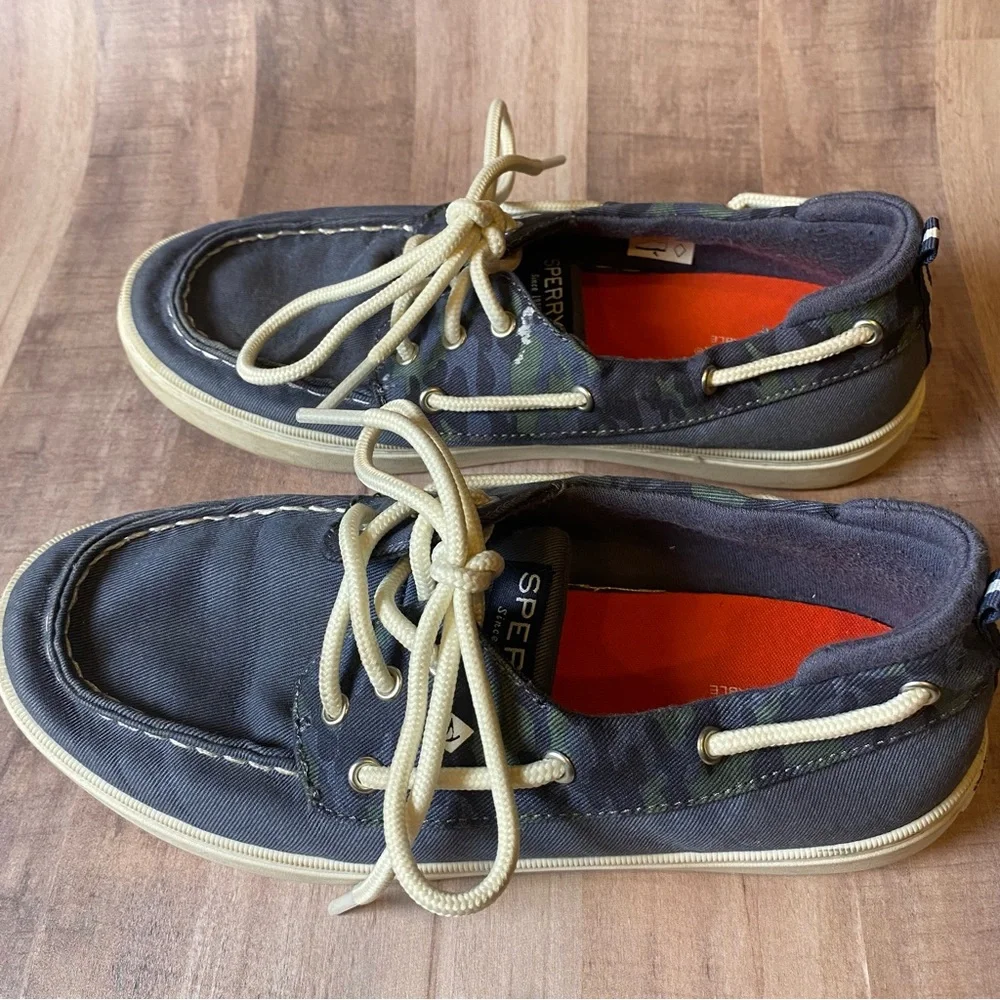 Sperry Boat Shoes Blue‎ With Camo Pattern Size Boys 3